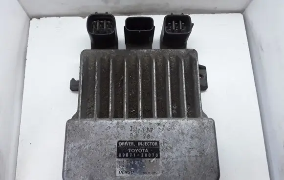 Toyota Avensis T250 Fuel injection control unit/module 8987120070 1310001371