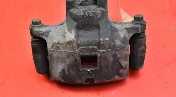 Mitsubishi Lancer VIII Front brake caliper