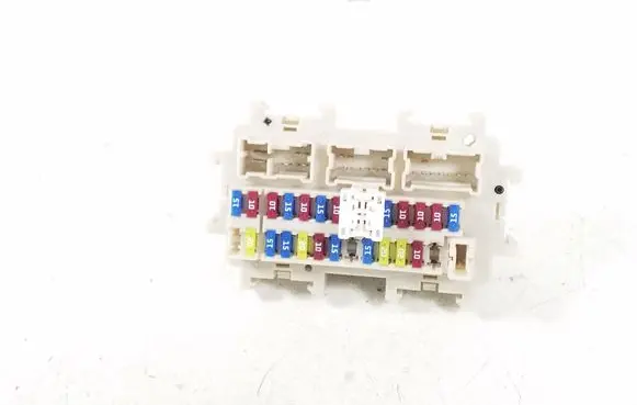 Infiniti Q70 Y51 Fuse module