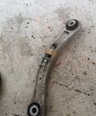 Volkswagen Touareg I Rear control arm 7L0505375