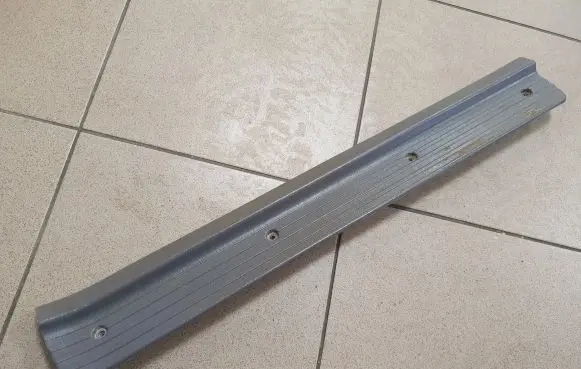 Toyota Land Cruiser (HDJ90) Front sill trim cover 6791360020