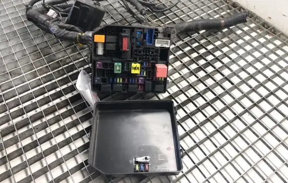 Fuse box set