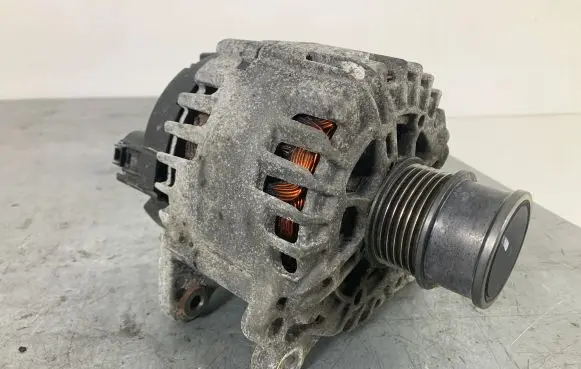 Volkswagen Golf VII Generator/alternator 04C903023K