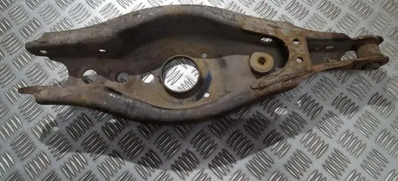 Toyota Avensis T270 Rear upper control arm/wishbone