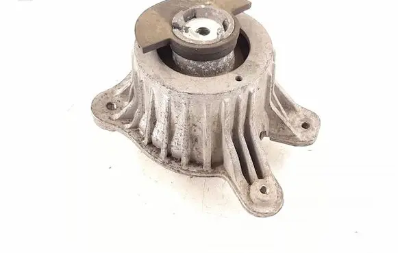 Engine mount bracket