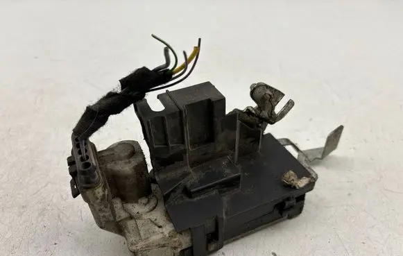 Peugeot Boxer Front door lock