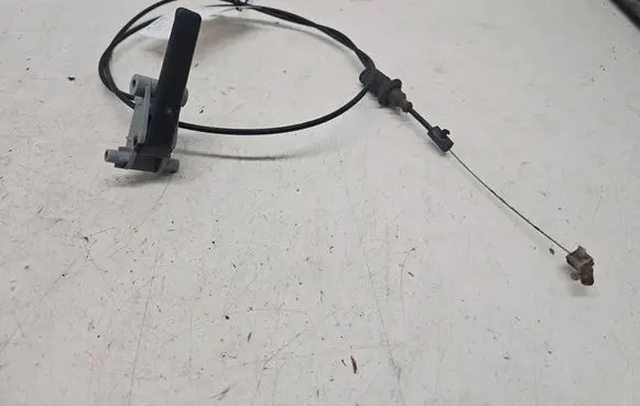 Peugeot 107 Engine bonnet/hood lock release cable 