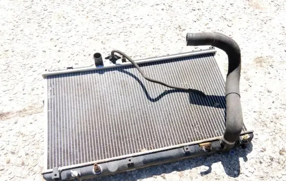 Lexus IS 200-300 Coolant radiator