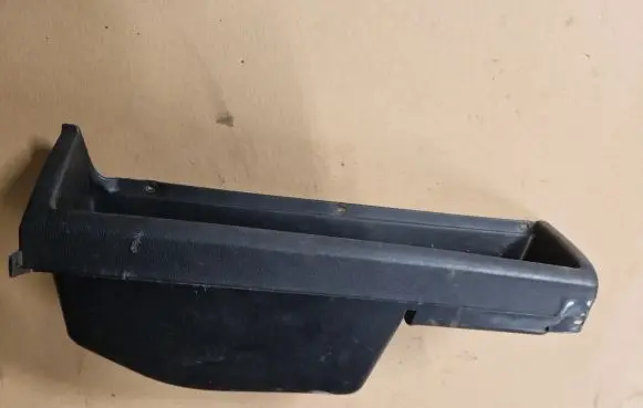 Volkswagen Jetta II Dashboard lower bottom trim panel 191857924