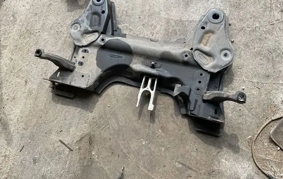 Citroen C4 III e-C4 Front subframe 9841458080