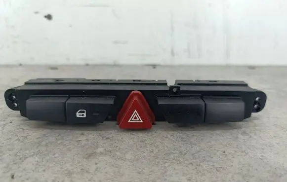 KIA Ceed Hazard light switch 