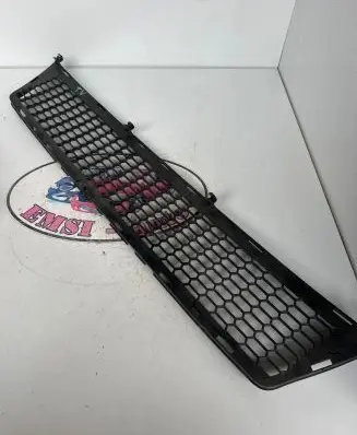 Toyota Verso Front bumper lower grill 531120F040