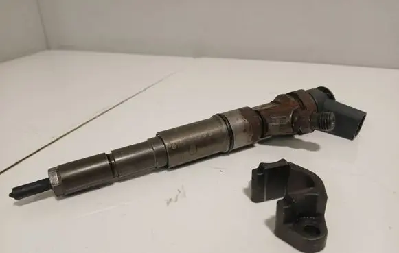 BMW 1 E81 E87 Fuel injector 0445110216 7793836