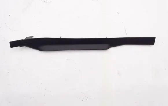 Land Rover Discovery 3 - LR3 (A) pillar trim EMB500221