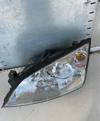 Ford Mondeo Mk III Headlight/headlamp 1S7113006Bl 0301174601