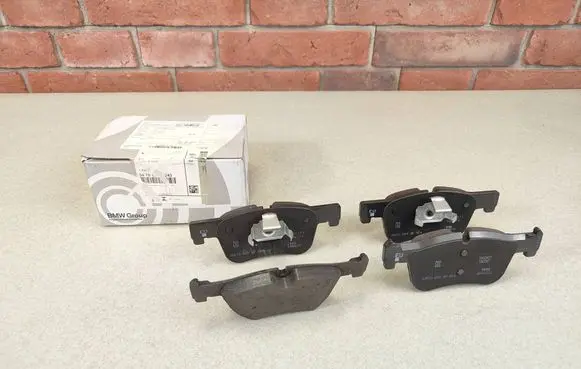 BMW 3 G20 G21 Brake pads (front) 6884243