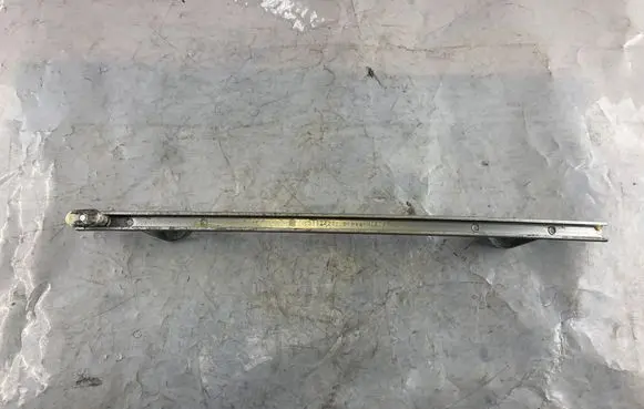 Opel Zafira B Front door windshield rail 13132428