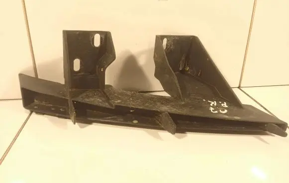 Audi A6 S6 C6 4F Front bumper mounting bracket 4L0807333