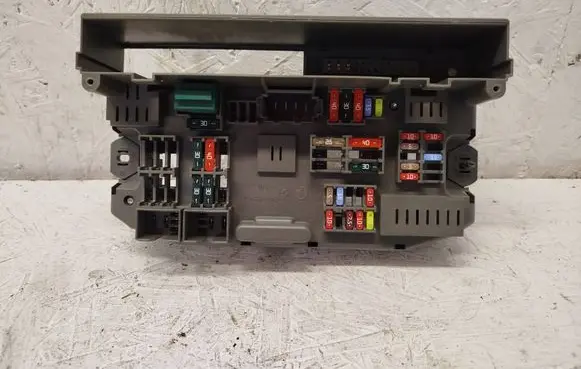 BMW X6 E71 Fuse module 518966010B 693169003 A37071693169003