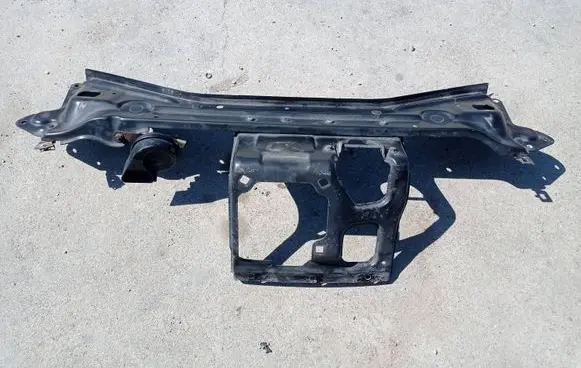 Mercedes-Benz CLS C219 Top upper radiator support slam panel