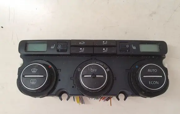 Volkswagen PASSAT B6 Climate control unit 74677512