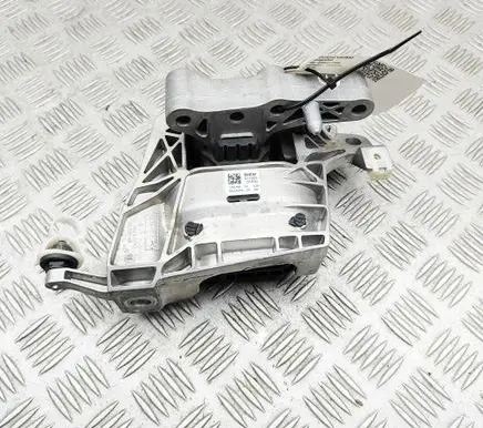 BMW X2 U10 Engine mount bracket 9423376