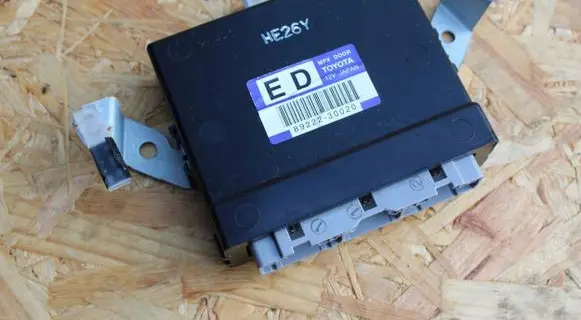 Lexus GS 300 400 430 Door control unit/module 8322230020