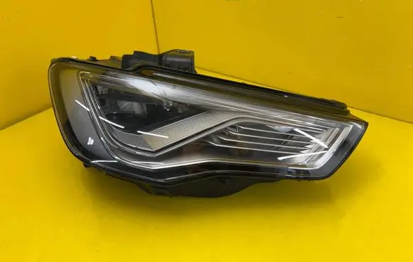 Audi A3 S3 8V Headlight/headlamp 8V0941034