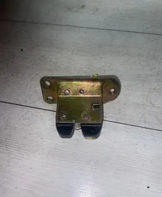 Volvo S40, V40 Tailgate/trunk/boot lock/catch/latch 30802821