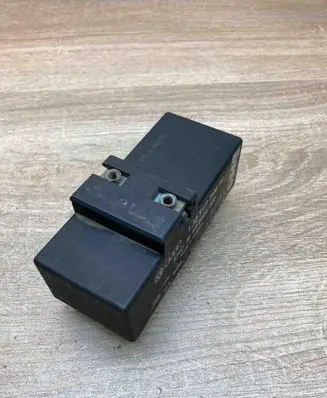 Volkswagen Polo III 6N 6N2 6NF Coolant fan relay 1J0919506H 898884000