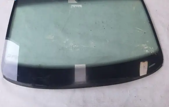 Volkswagen Caddy Front windscreen/windshield window 