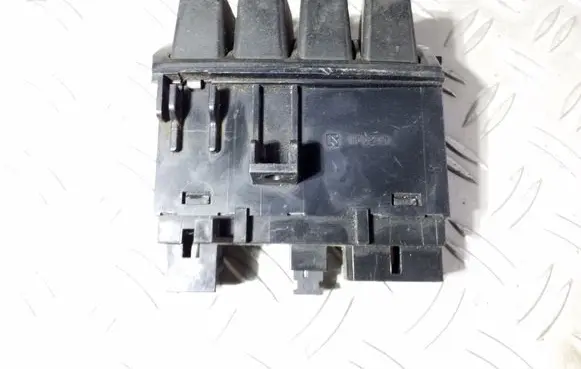 Opel Frontera A Light switch 155217 3341J3