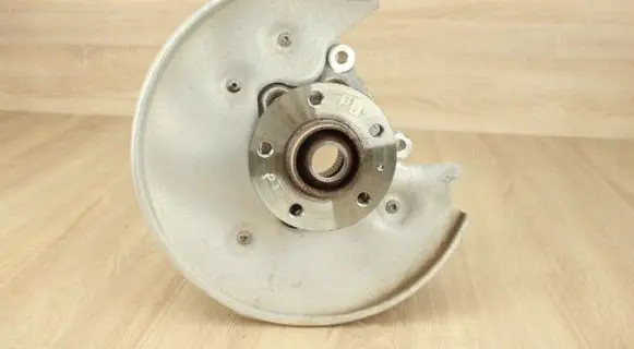 Rear wheel hub spindle/knuckle