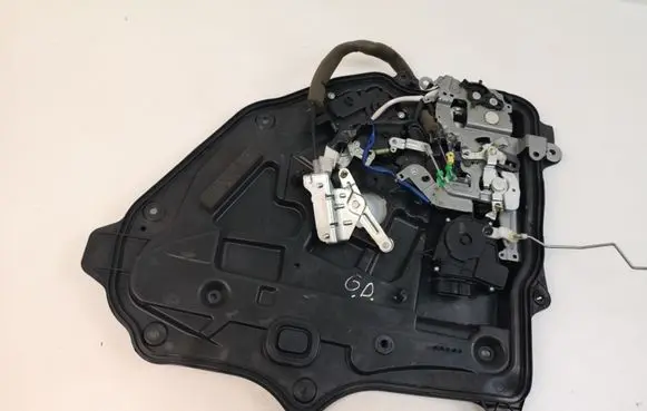 Mazda 5 Rear door lock 