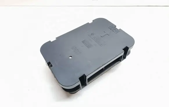 BMW 1 E81 E87 Quarter panel pressure vent 6905748 64226905748