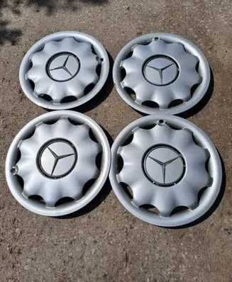Mercedes-Benz A W169 R15 wheel hub/cap/trim A1684010424 A1684000425