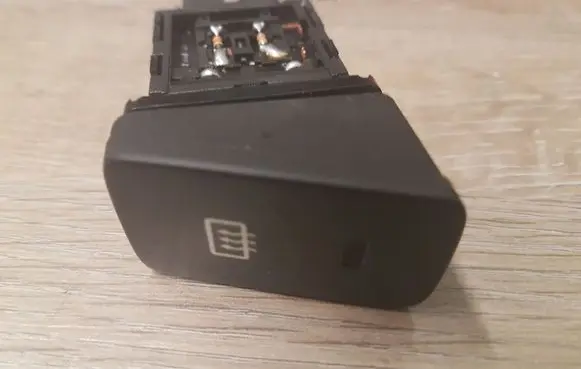 KIA Sorento Windscreen/window heater switch 937102E901