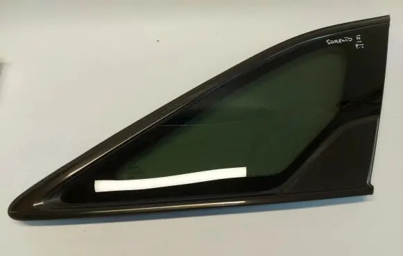 KIA Sorento IV Rear side window
