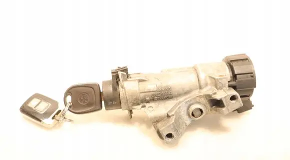 Skoda Fabia Mk2 (5J) Ignition lock 6R0905851D