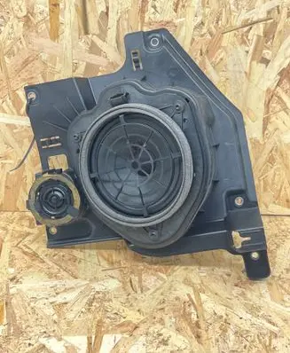 Rear door speaker