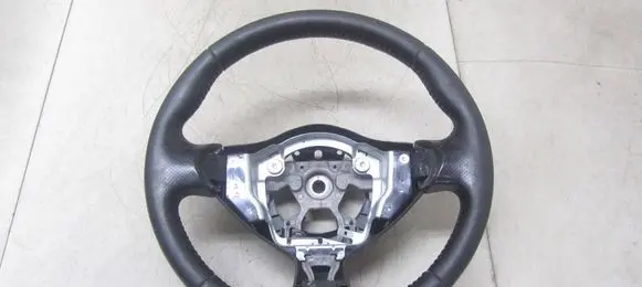 Nissan Juke I F15 Steering wheel