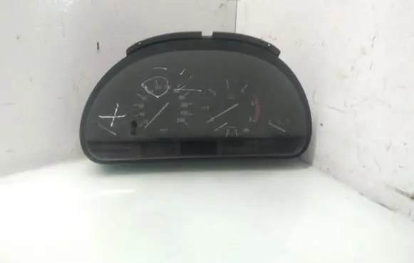BMW 5 E39 Speedometer (instrument cluster) 87001374