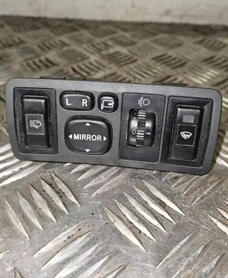 Toyota Avensis T250 Wing mirror switch 777669