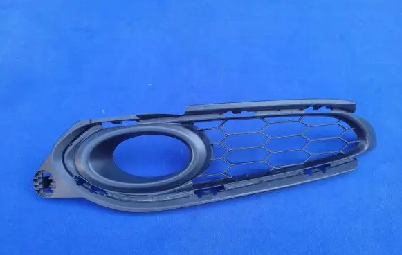 Honda HR-V Front fog light trim/grill 71106T8KG000