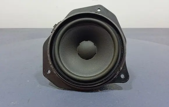 Volkswagen Touareg II Subwoofer speaker 7P6035415D