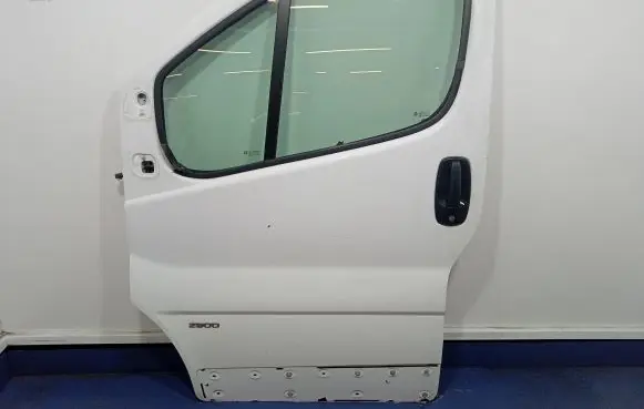 Opel Vivaro Front door
