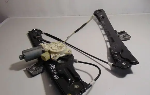 Mercedes-Benz E W211 Front door window regulator with motor A2117200246