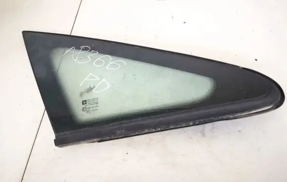 Opel Zafira B Front triangle window/glass 