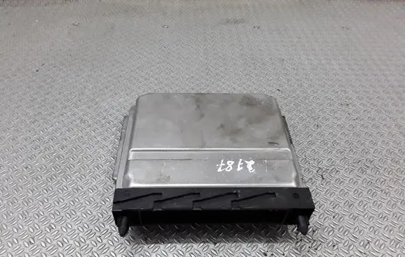 Volvo V70 Engine control unit/module 09496667A
