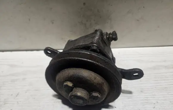 BMW 5 E34 Power steering pump 7681955147 1792849 1132987
